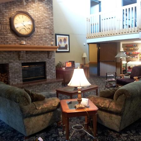 Cobblestone Hotel & Suites - Wisconsin Rapids Buitenkant foto