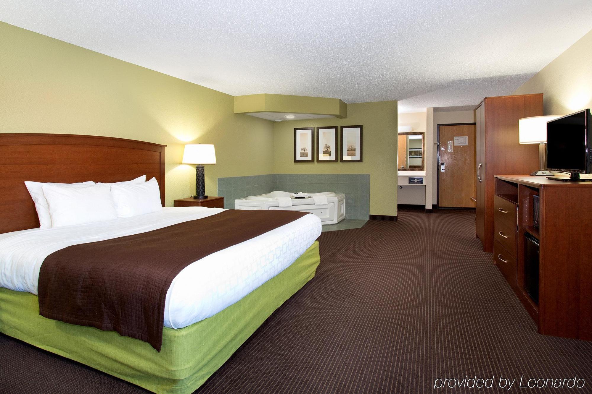 Cobblestone Hotel & Suites - Wisconsin Rapids Buitenkant foto