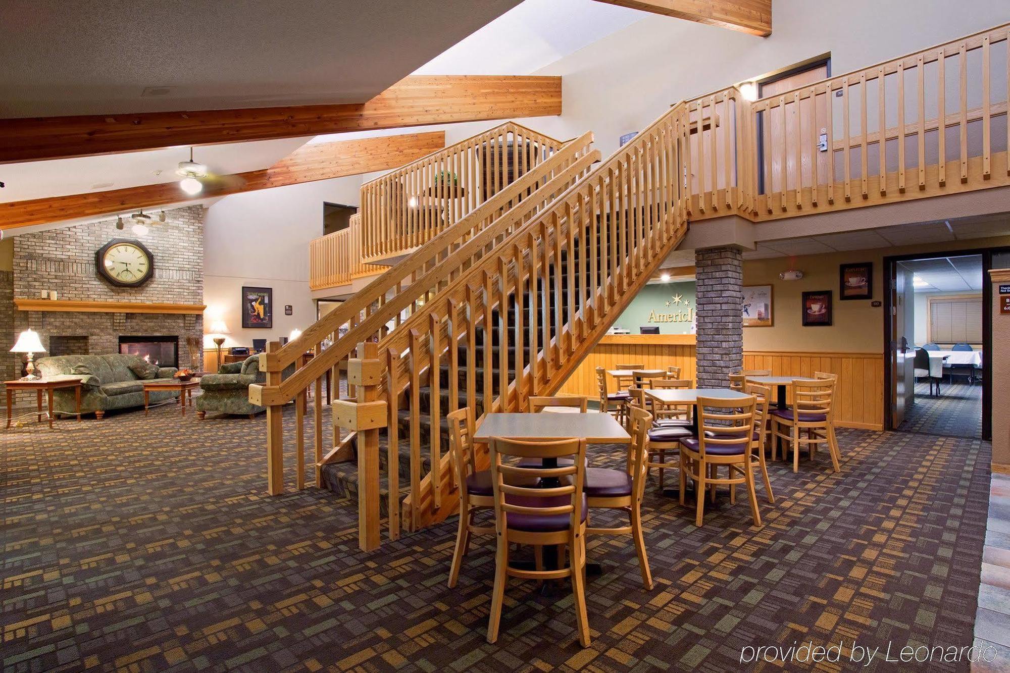 Cobblestone Hotel & Suites - Wisconsin Rapids Buitenkant foto