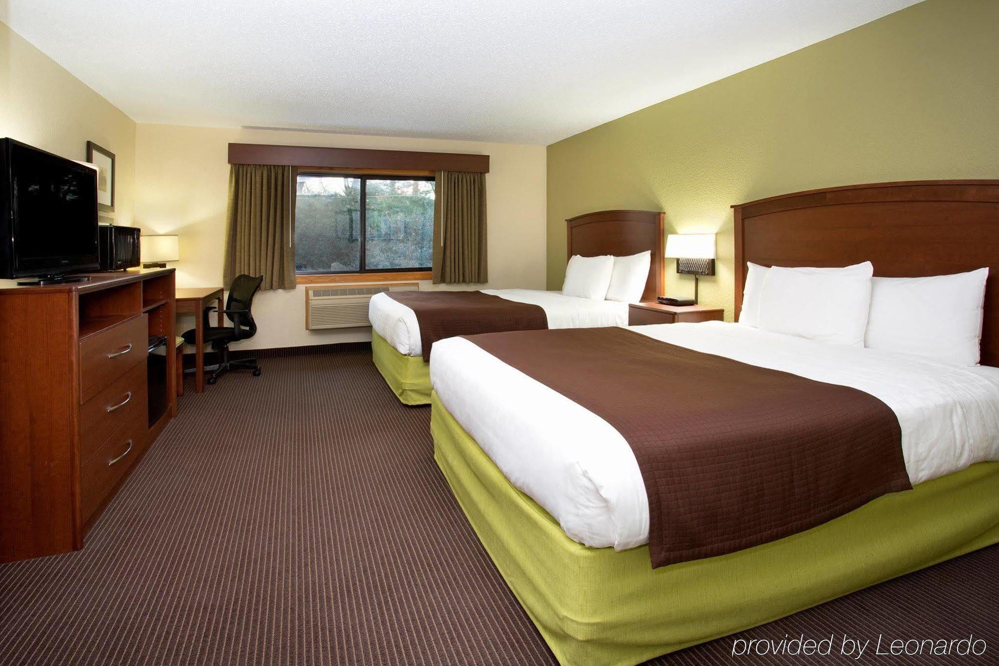 Cobblestone Hotel & Suites - Wisconsin Rapids Buitenkant foto