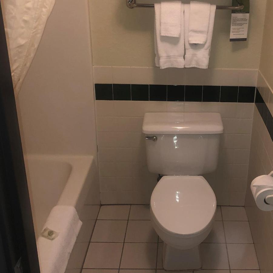 Cobblestone Hotel & Suites - Wisconsin Rapids Buitenkant foto
